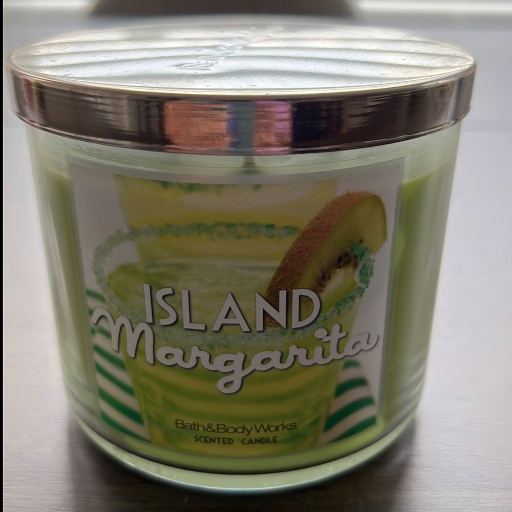 Bath And Body Works 3 Wick Candle Island Margarita
